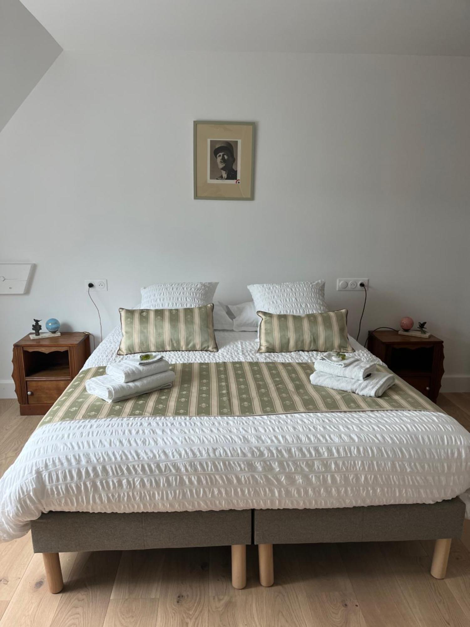 Chambre D'Hotes Le Domaine De La Vallee Saint-Martin-de-Varreville Kültér fotó